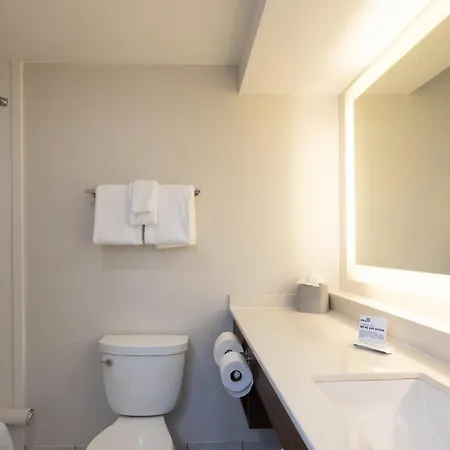 Holiday Inn Express Charleston Us Highway 17 & I-526 By Ihg-2